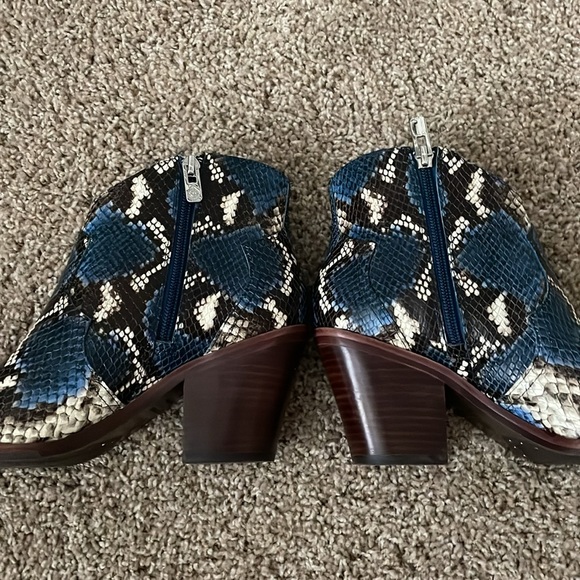 Antonio Melani 8M bootie - Picture 4 of 5